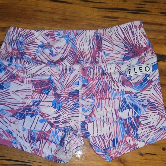 Fleo Power High Rise Shorts - Picture 3 of 10